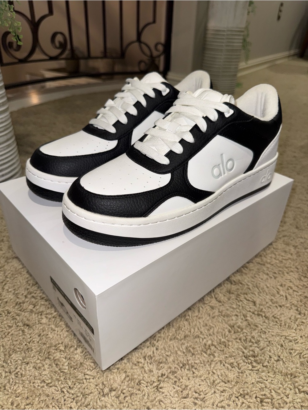 NWT! ALO Recovery Mode Sneaker